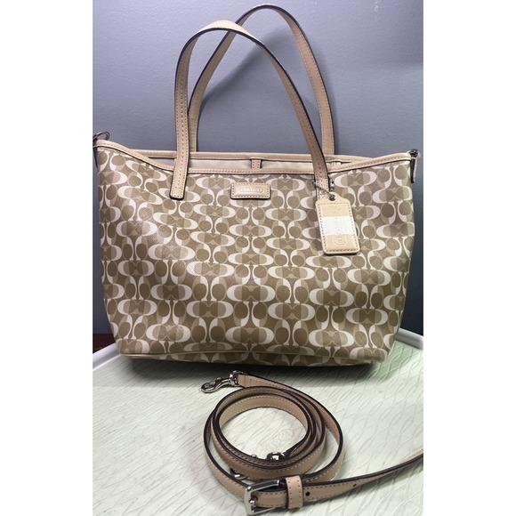 COACH Womens Signature Park Metro‎ Dream C Tote Handbag Purse Tan &White - Picture 1 of 15